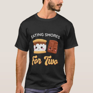 Kawaii Eating Smores for Two Pregnancy Announcemen T-Shirt