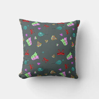 Kawaii Ghost Cute Spooky Halloween Pattern Throw Pillow