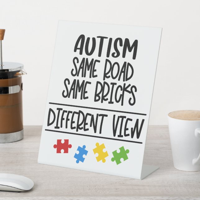 Keep or design your own : pedestal sign (In SItu)