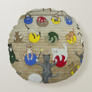 Keeping fit round pillow