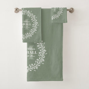 Keepsake Newlywed Couple Green Wreath Monogram Bath Towel Set