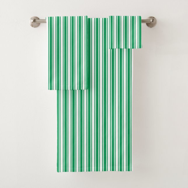 Kelly green and white candy stripes bath towel set (Insitu)
