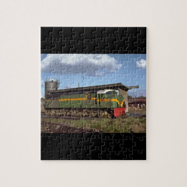 Kenya, EAR diesel unit_Trains of the World Jigsaw Puzzle (Vertical)