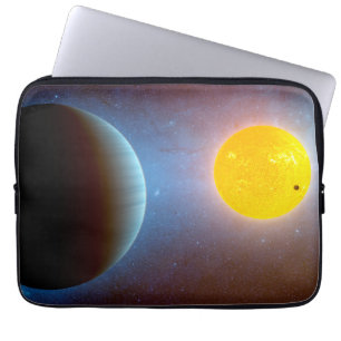 Kepler-10 Star System. Laptop Sleeve