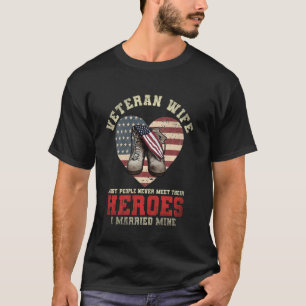 Ki Proud Veteran Wife Us Flag Sunflower Veteran B T-Shirt