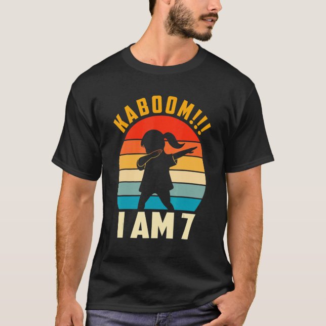 Kid Dabbing Birthday 7 Years Old I Am 7 Birthday O T-Shirt (Front)
