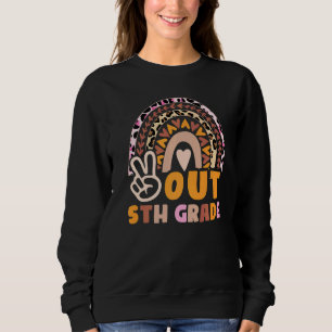 Kids 5th Grade Graduation 2022 Peace Out 5th Grade Sweatshirt