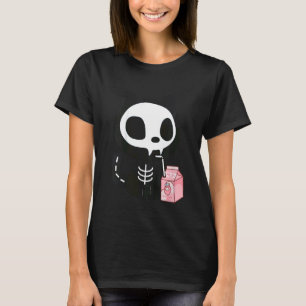 Kids halloween skeleton cat drinking strawberry mi T-Shirt