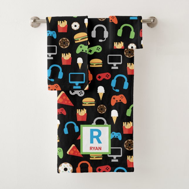 Kids Personalized Video Game Snacks Gamer Pattern Bath Towel Set (Insitu)