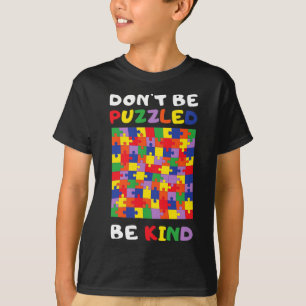 Kind Autistic Puzzle Autism Awareness 2022 Asl Mom T-Shirt