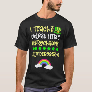 Kindergarten Teacher St Patricks Day Rainbow Lepre T-Shirt