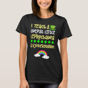 Kindergarten Teacher St Patricks Day Rainbow Lepre T-Shirt