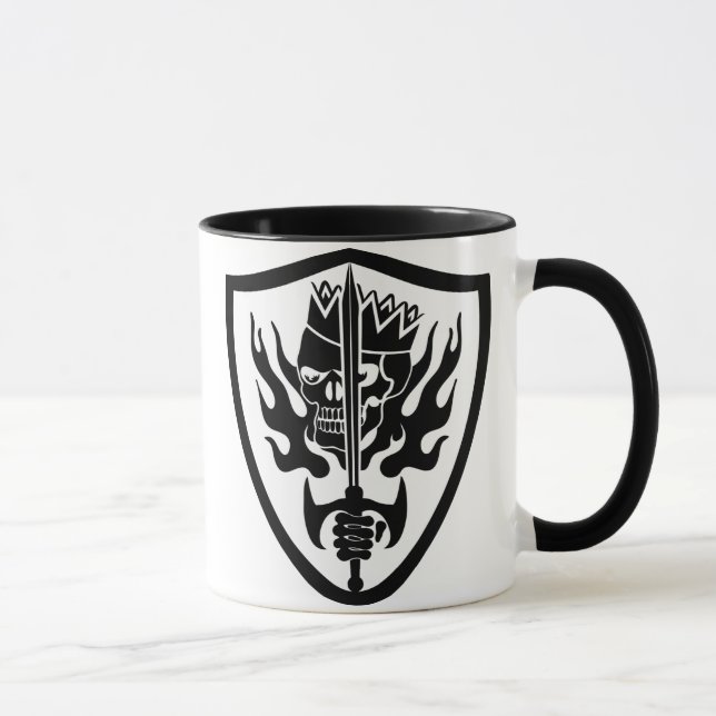King Skull Shield Mug (Right)