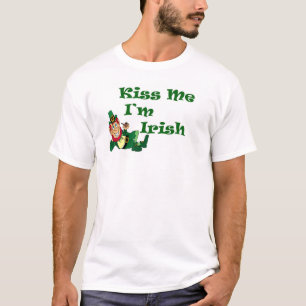 Kiss Me I m'm Irish Men's Basic T-shirt