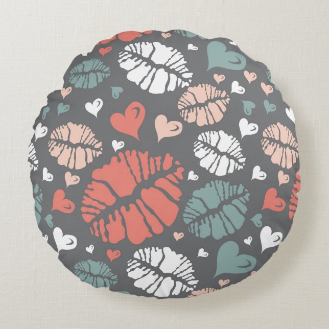Kiss Print And Heart Pattern Round Pillow (Front)