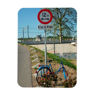 "Kiss & ride" Magnet