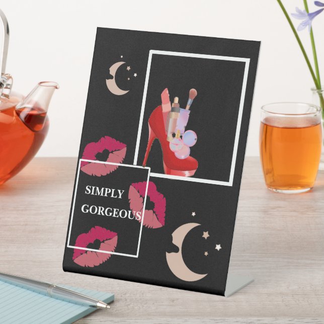 kisses and texts pedestal sign (In SItu)