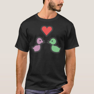 Kissing Ducks Cute Valentines Day Love Gift animal T-Shirt