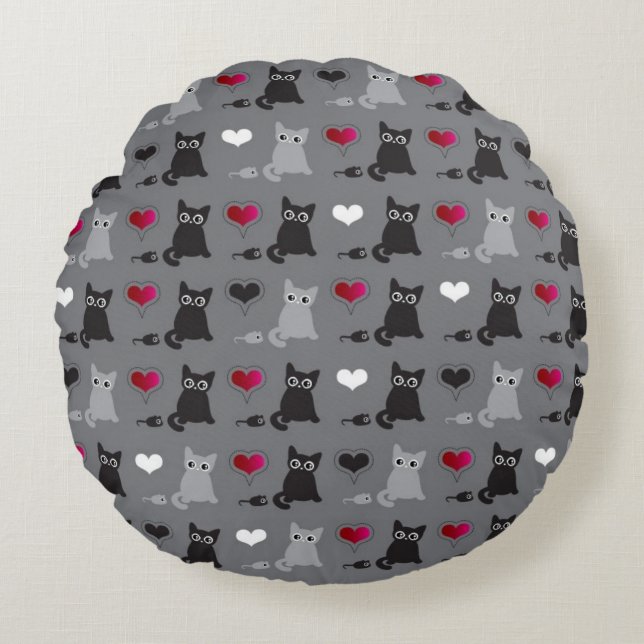 kitten and mice pattern round pillow (Front)