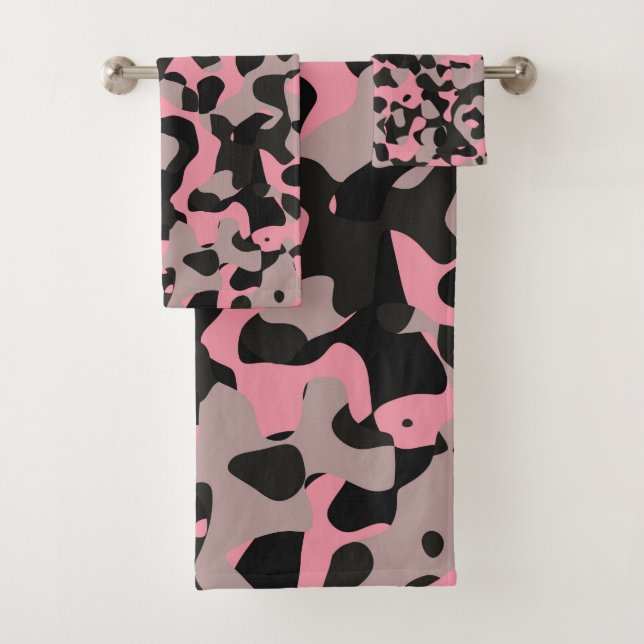 Kitty Camo Bath Towel Set (Insitu)
