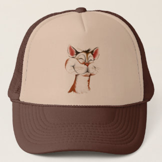Kitty heureux font face au casquette