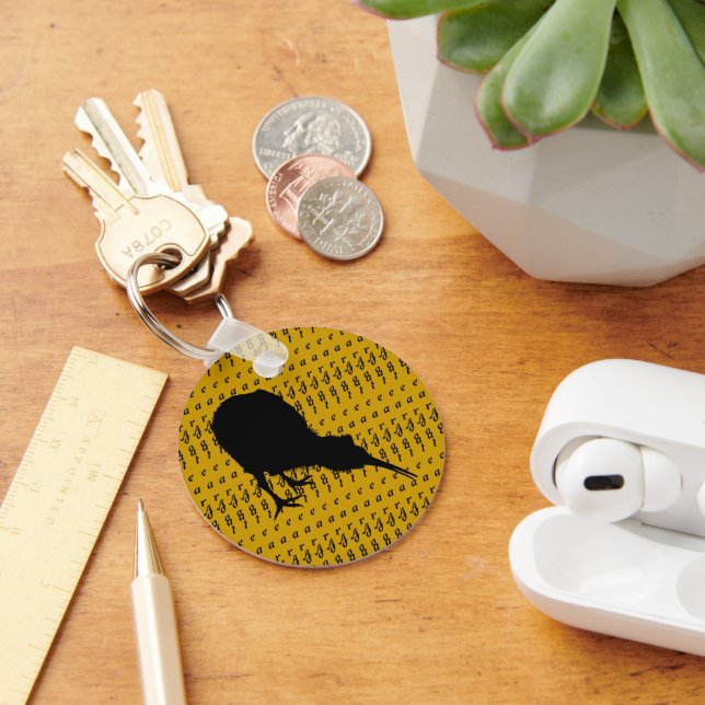 Kiwi Bird & Aotearoa (writing) New Zealand / Gold Keychain (Desk)