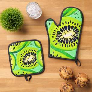 Kiwi Slices: Vibrant and Fresh Oven Mitt & Pot Holder Set