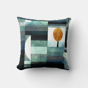 Klee - The Messenger of Autumn Throw Pillow