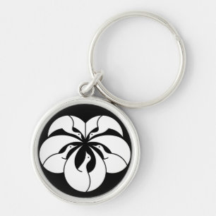 Korin-style cranes in shape of ivy leaf keychain