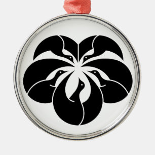 Korin-style cranes in shape of ivy leaf metal ornament