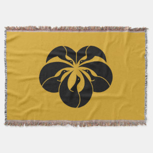 Korin-style cranes in shape of ivy leaf throw blanket