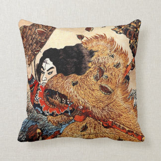 Kuniyoshi Kinhyōshi yōrin, hero of the Suikoden Throw Pillow
