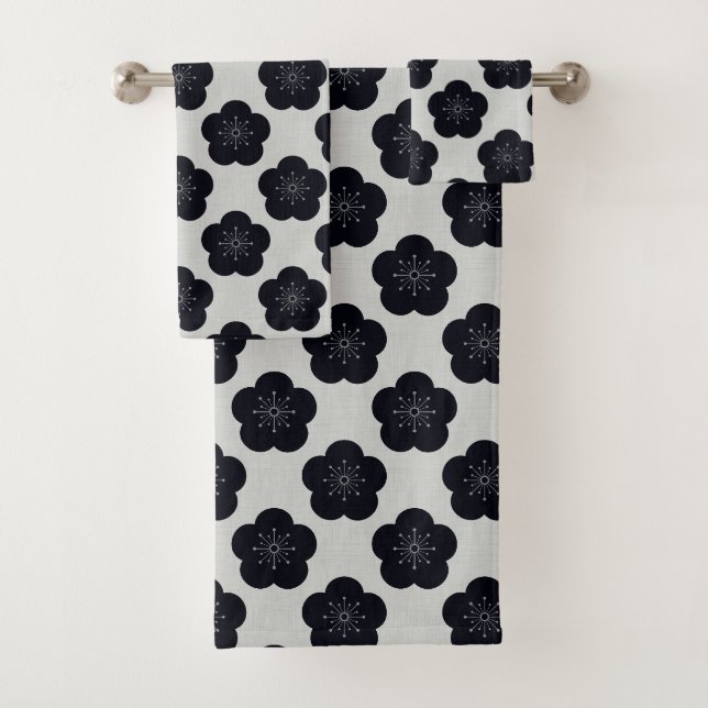 KURO UME - Bold-White Bath Towel Set (Insitu)