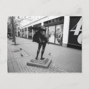 Kvinneakt et la carte postale des Pigeons