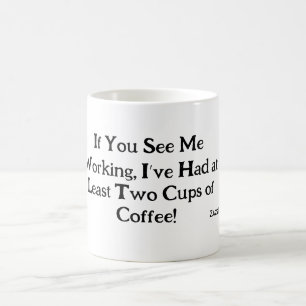 La caféine nourrie par le sarcasme de travail Mug