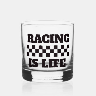 La course est du verre à whisky