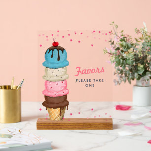 La crème glacée estivale favorise la Fête des mari