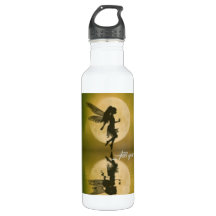 La fée reflètent la bouteille d'eau