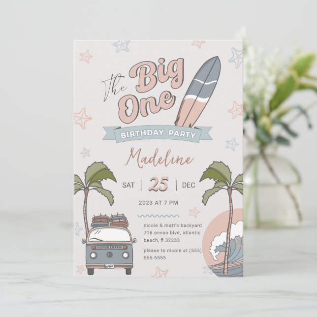 La Grande Carte d'Invitation d'Anniversaire d'un S (Debout devant)