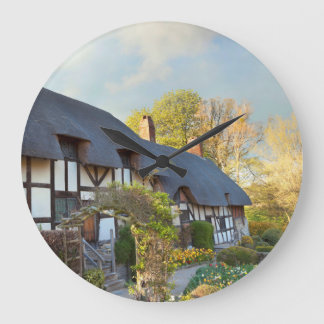La grande horloge du chalet d'Anne Hathaway