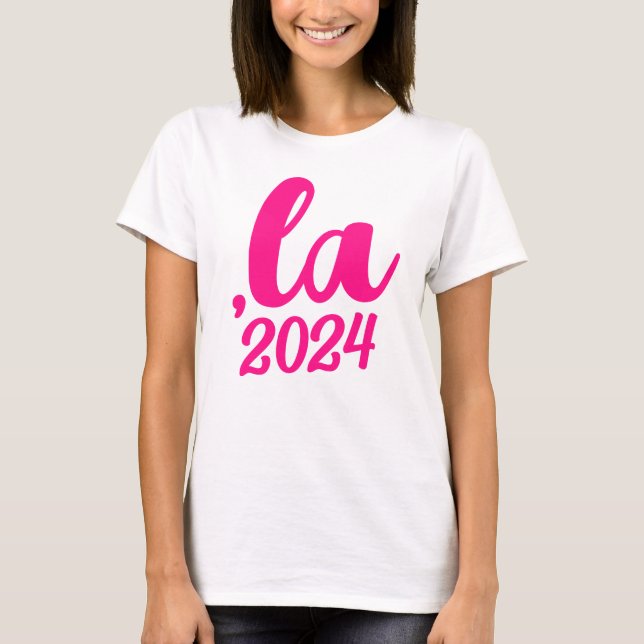 ,la  Kamala comma pronounce 2024 hot pink text T-Shirt (Front)