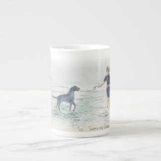 "La leçon de natation", tasse de porcelaine osseus