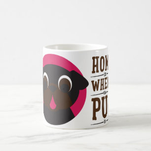 La maison est où le carlin est tasse de thé de