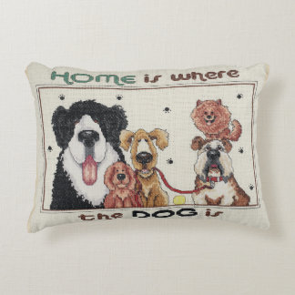 La maison est où le chien est coussin