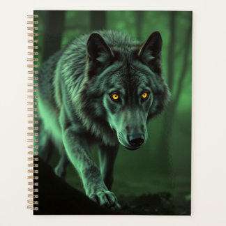 "La Majesté du Sauvage : l'Alpha dans la forêt"