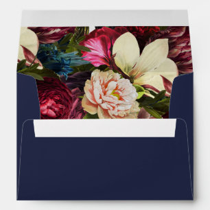 La marine florale enveloppe le minuit de