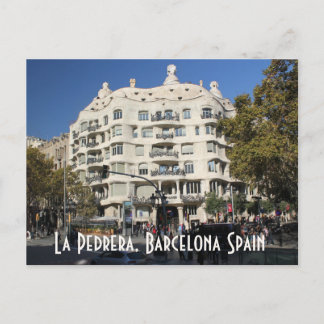 La Pedrera par la carte postale de Gaudi Barcelone