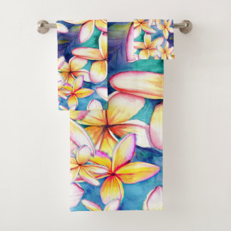 La plumeria s'épanouit avec la serviette de bains