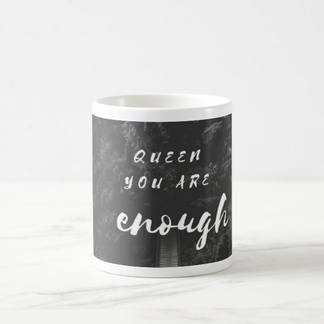La Reine vous êtes assez de tasse (Centre)