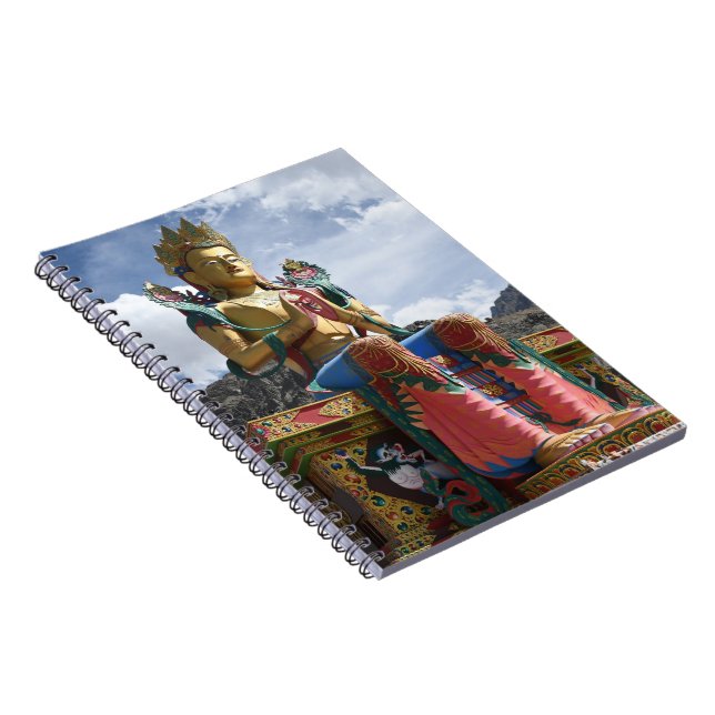La statue géante Carnet Spiral (Côté Droit)